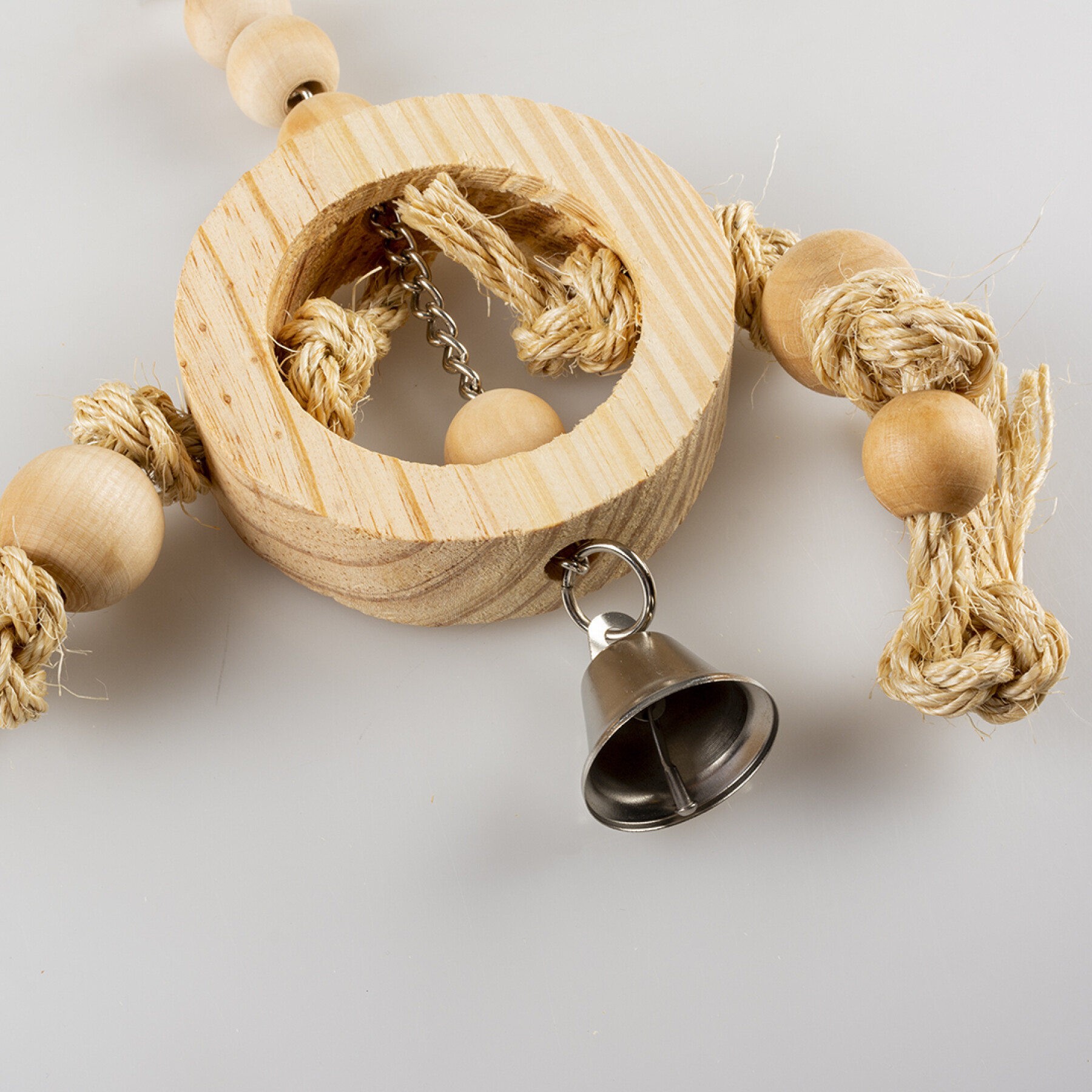 Anel de madeira para pássaros com corda de sisal e missangas Duvoplus